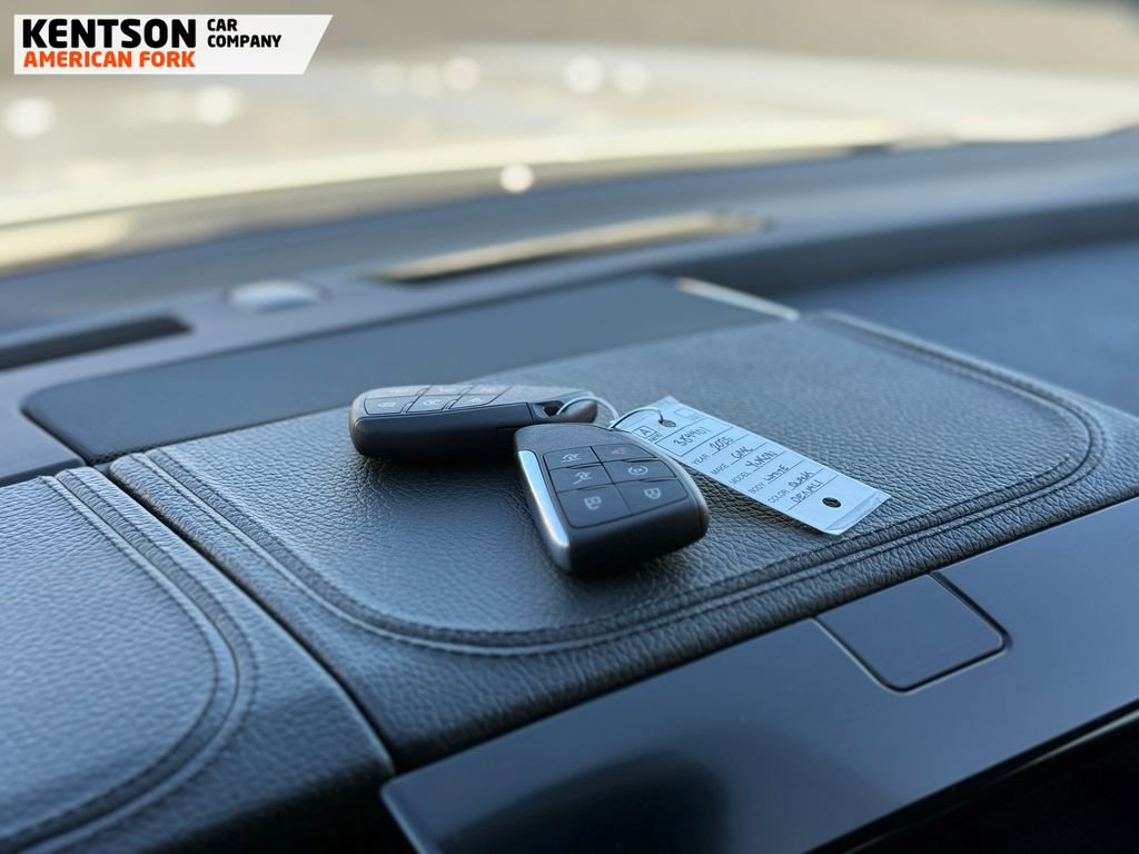 Used 2025 GMC Yukon Denali w/ Sun & Power Step Package image 46