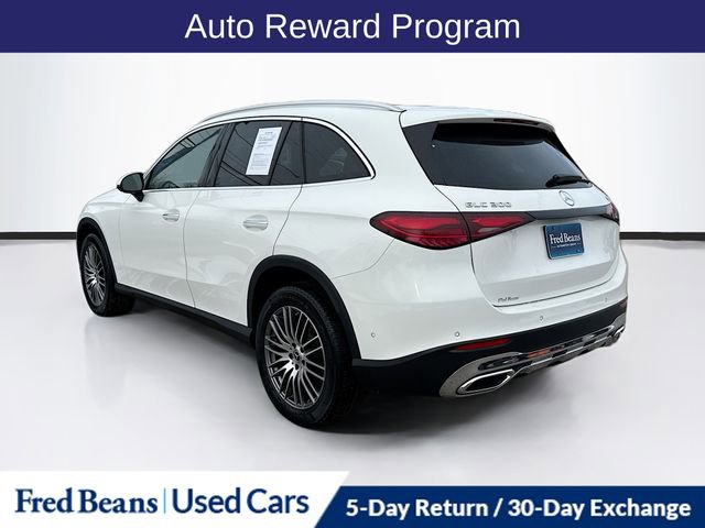 Used 2025 Mercedes-Benz GLC 300 4MATIC image 5