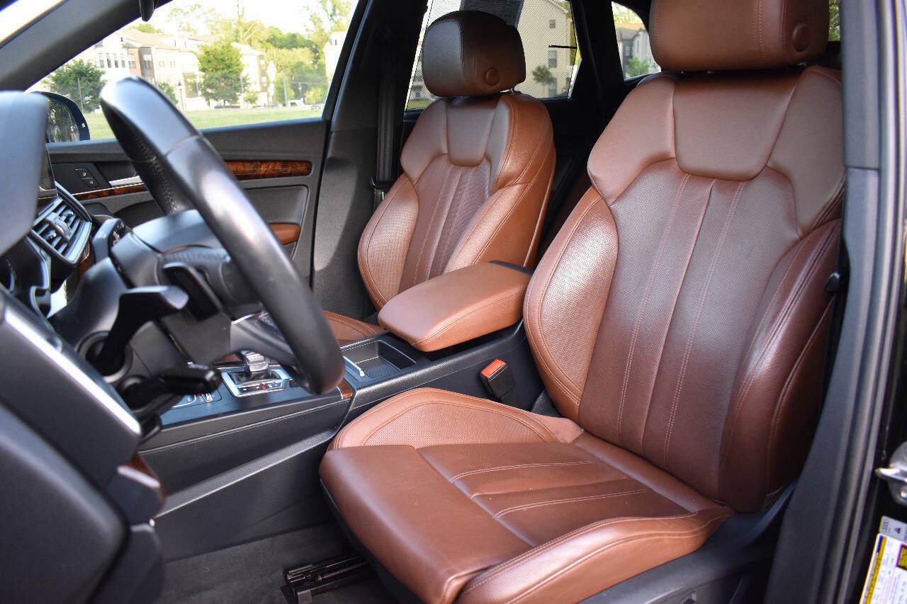 Used 2018 Audi Q5 2.0T Premium Plus w/ Premium Plus Package AWD/4WD image 14
