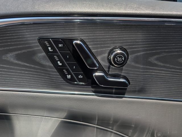 Used 2024 Cadillac Lyriq Sport AWD/4WD image 17