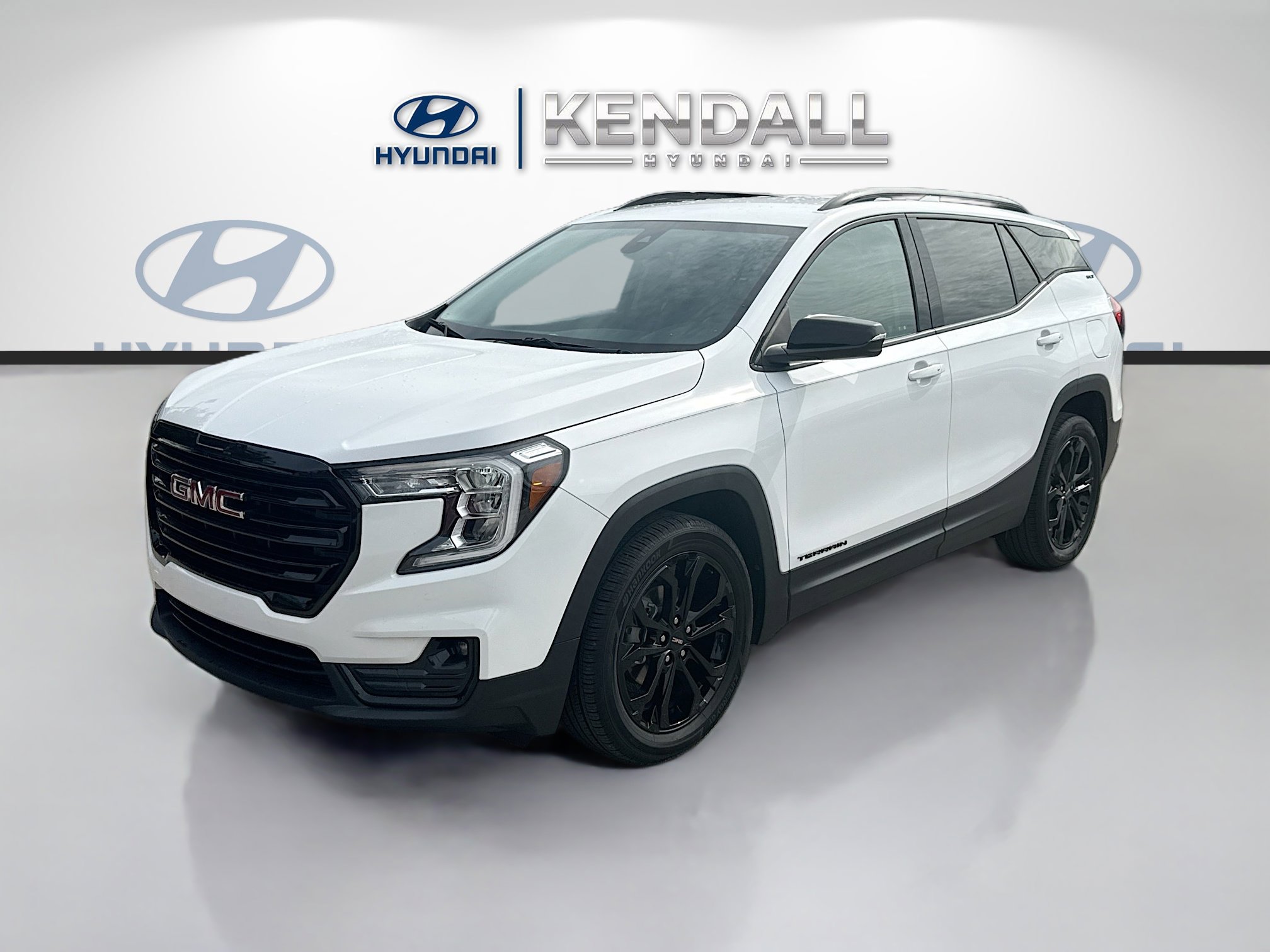 Used 2022 GMC Terrain SLT w/ Elevation Edition FWD image 3