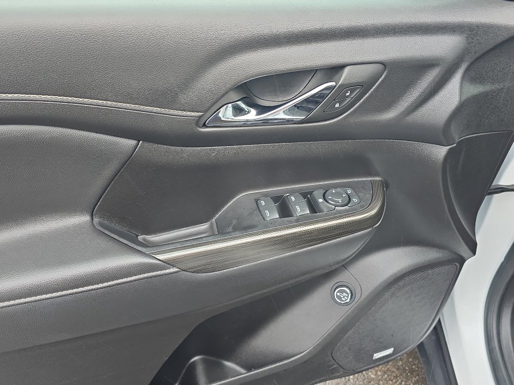 Used 2023 GMC Acadia SLT image 13