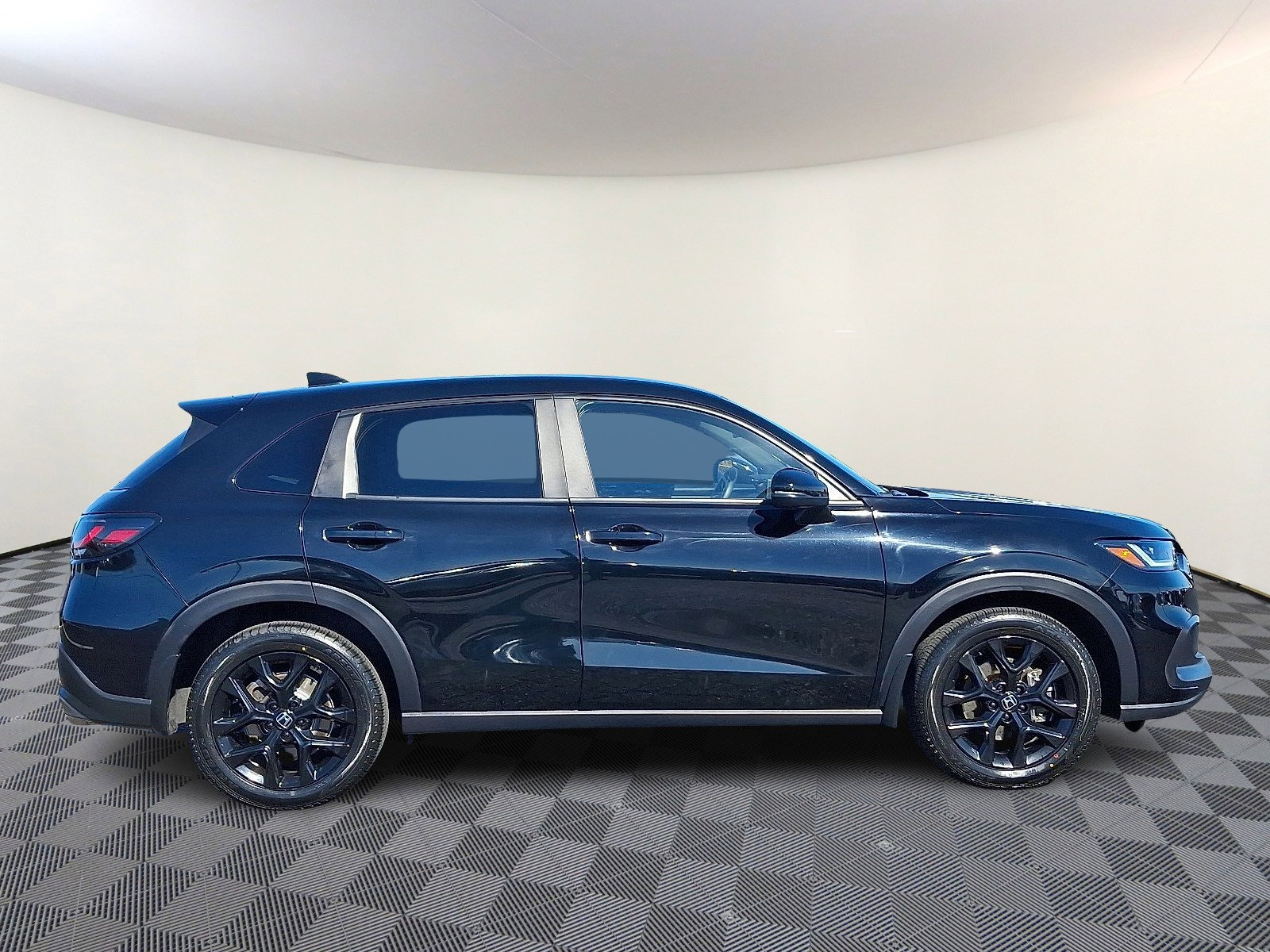 Used 2025 Honda HR-V Sport image 8