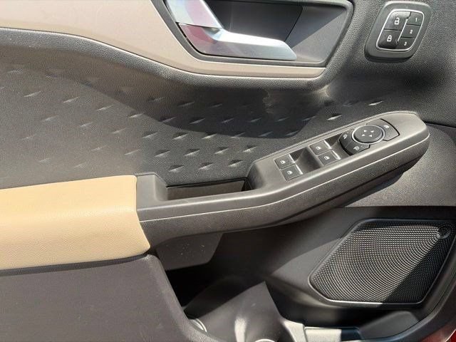 Used 2020 Ford Escape SEL AWD/4WD image 13