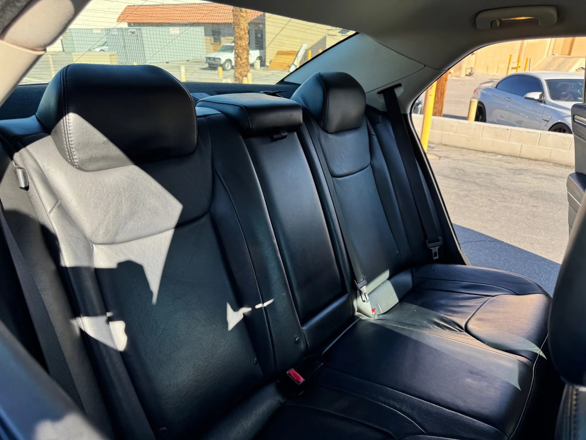 Used 2017 Chrysler 300 Limited image 16