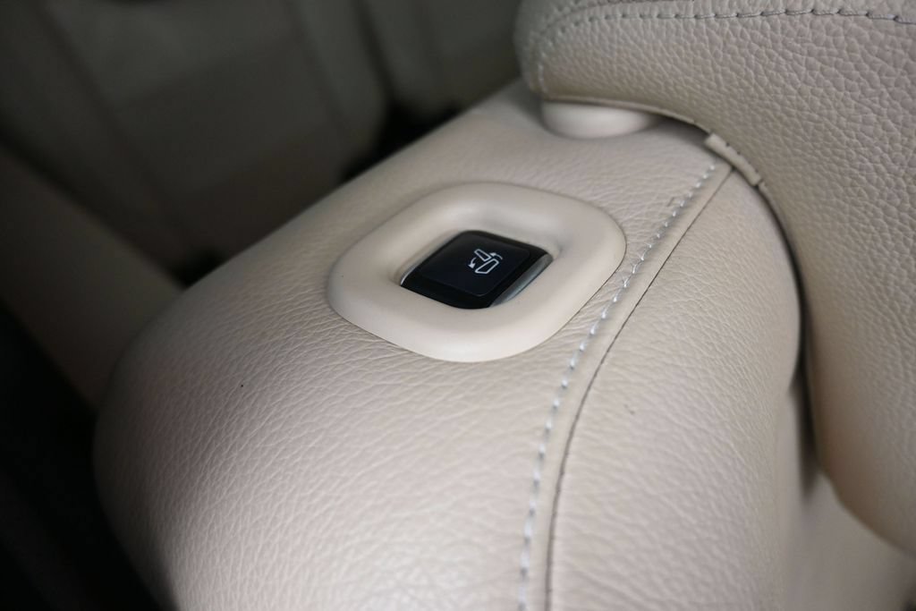 Used 2018 Mercedes-Benz GLS 450 4MATIC image 54