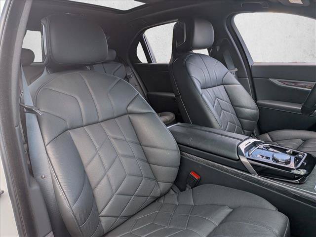 Used 2024 BMW 760i xDrive w/ Premium Package 2 AWD/4WD image 19