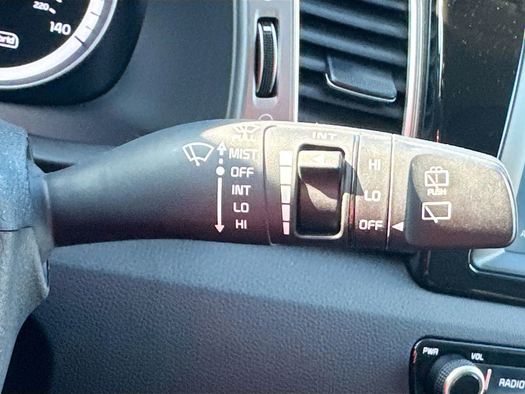 Used 2019 Kia Niro FE FWD image 14
