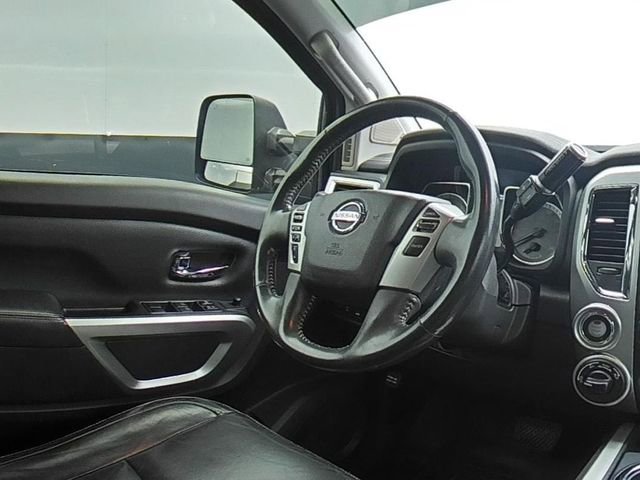 Used 2018 Nissan Titan PRO-4X w/ Pro-4x Convenience Package AWD/4WD image 19