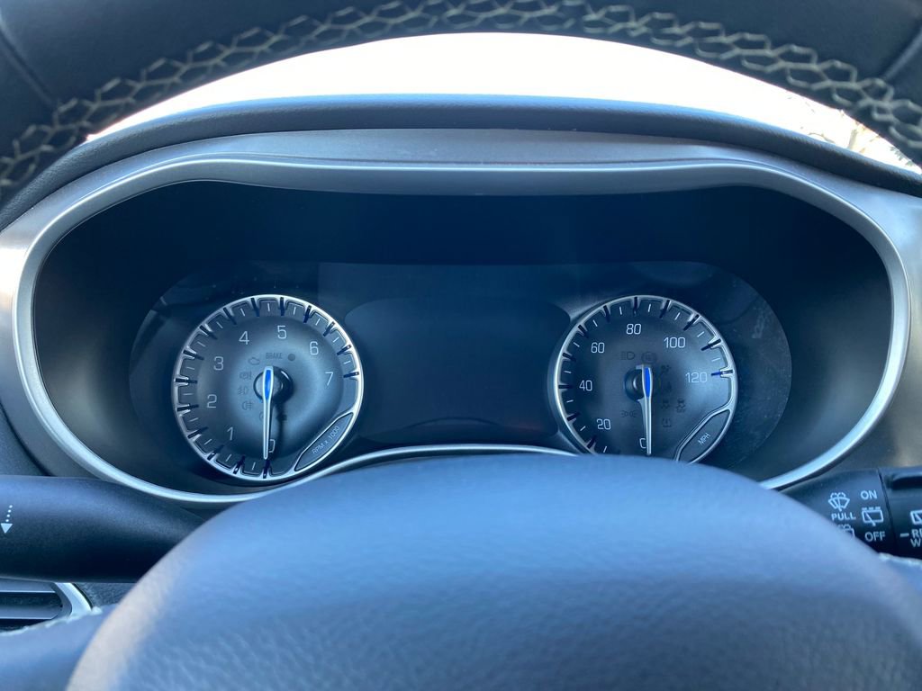 Used 2023 Chrysler Pacifica Touring-L image 30