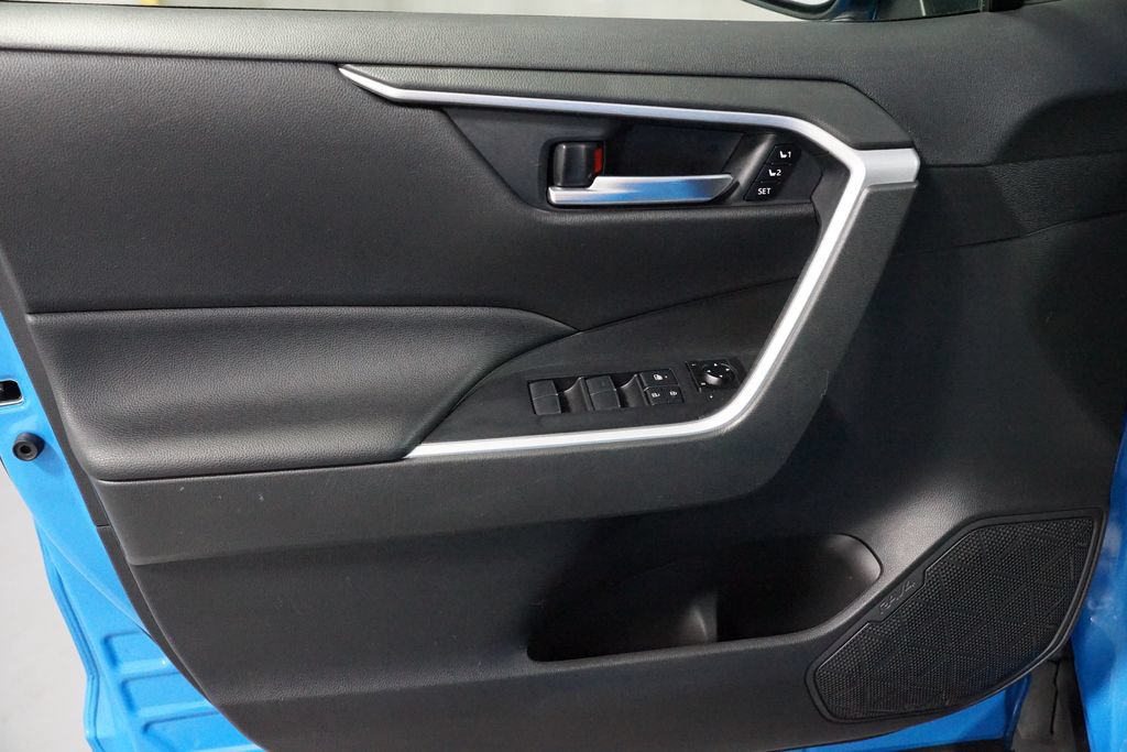 Used 2021 Toyota RAV4 XLE Premium FWD image 29