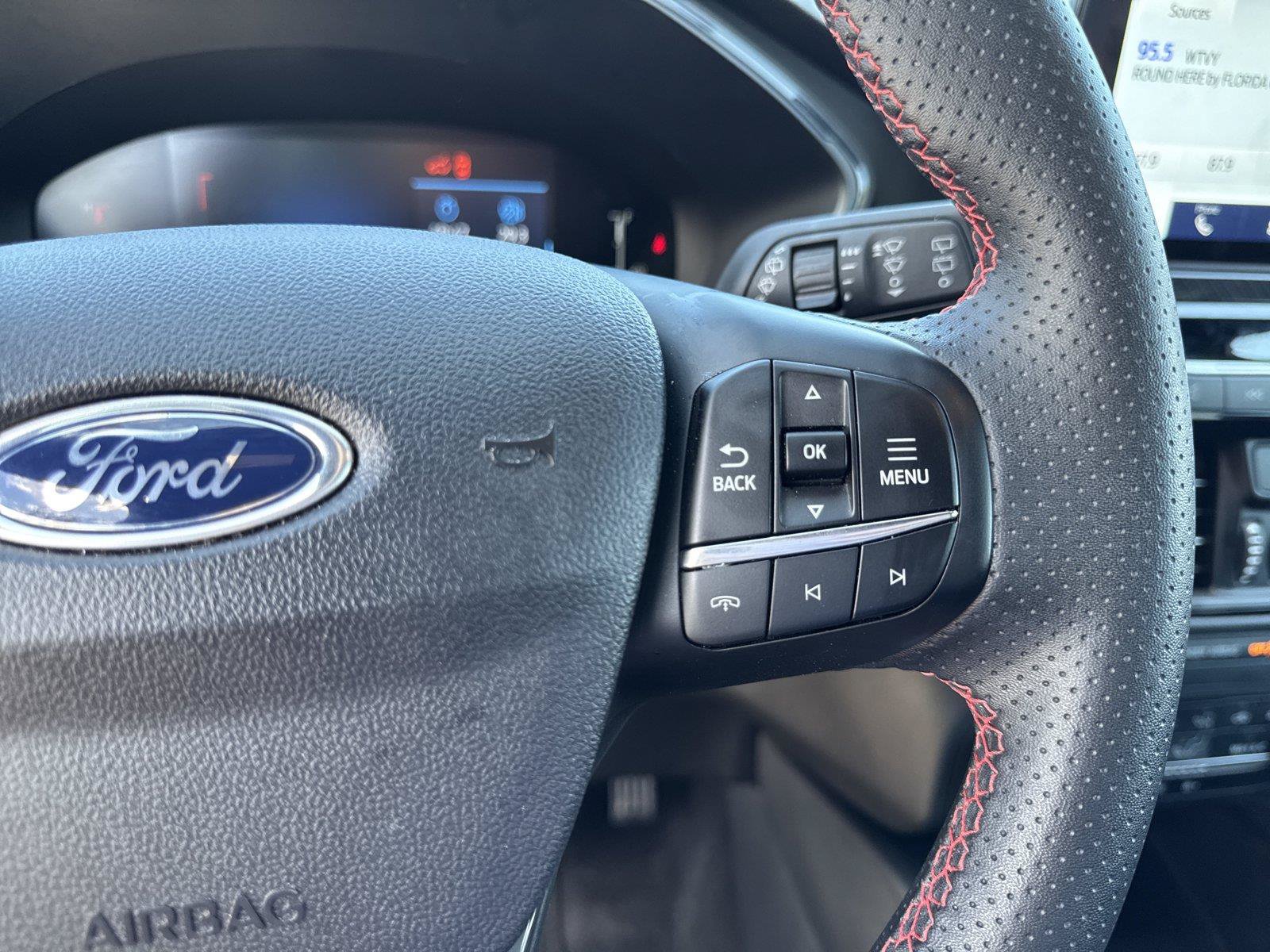 Used 2025 Ford Escape ST-Line AWD/4WD image 17