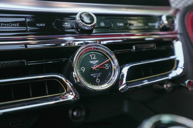 Used 2022 Bentley Flying Spur V8 image 20