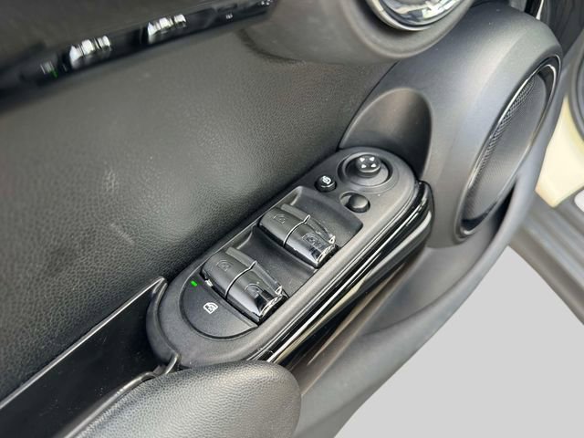 Used 2020 MINI Cooper S w/ Premium Package image 22