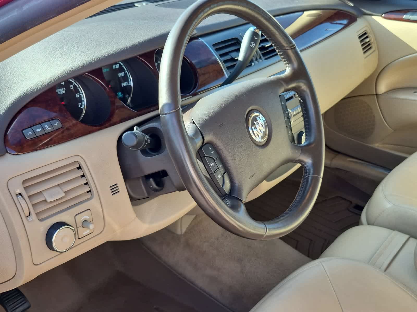 Used 2011 Buick Lucerne CXL w/ Driver Confidence Package FWD image 10