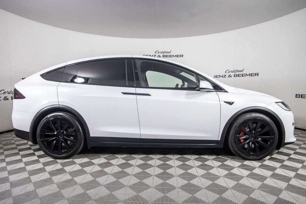 Used 2024 Tesla Model X Plaid image 4