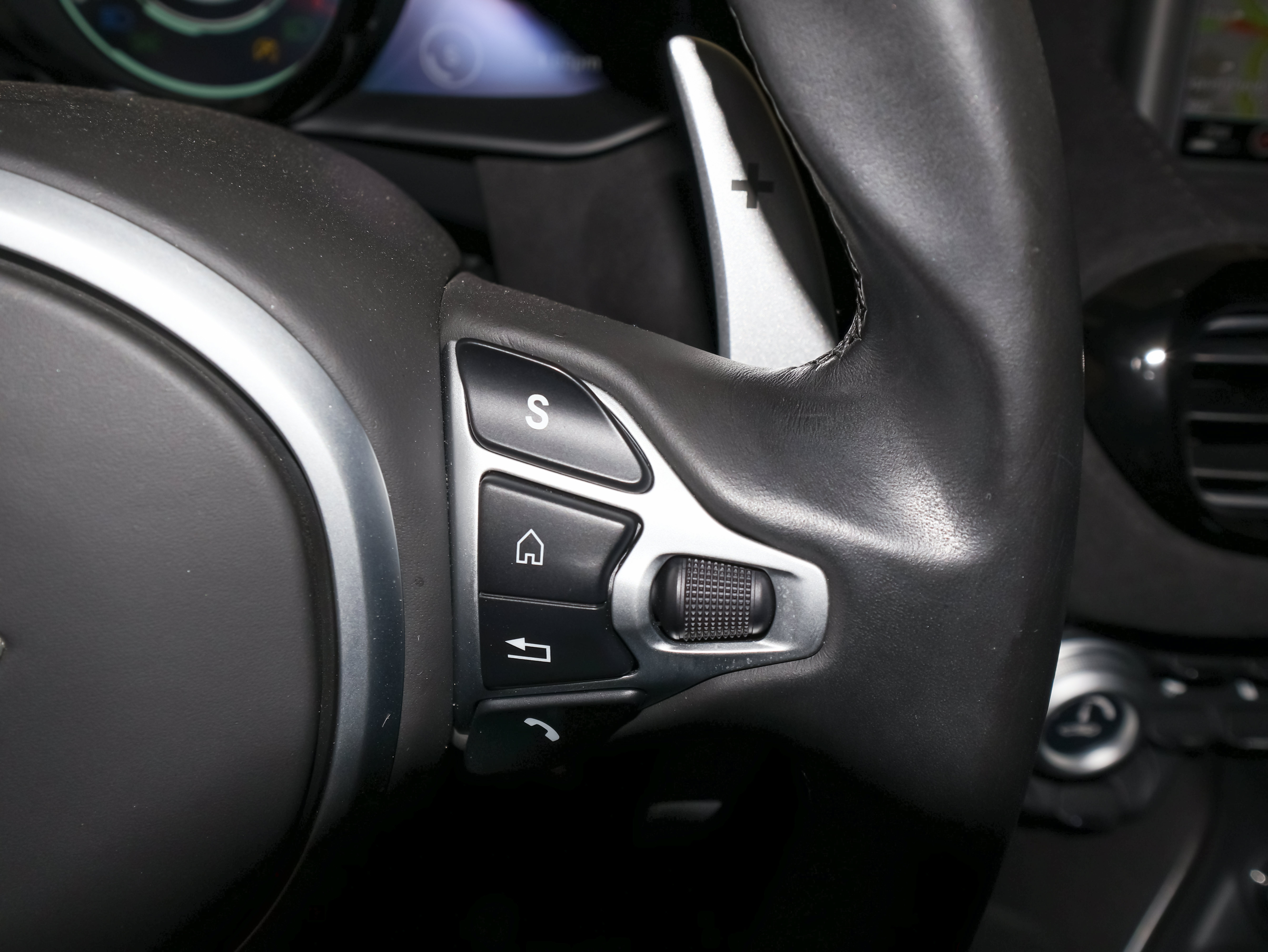 Used 2021 Aston Martin V8 Vantage Coupe RWD image 26