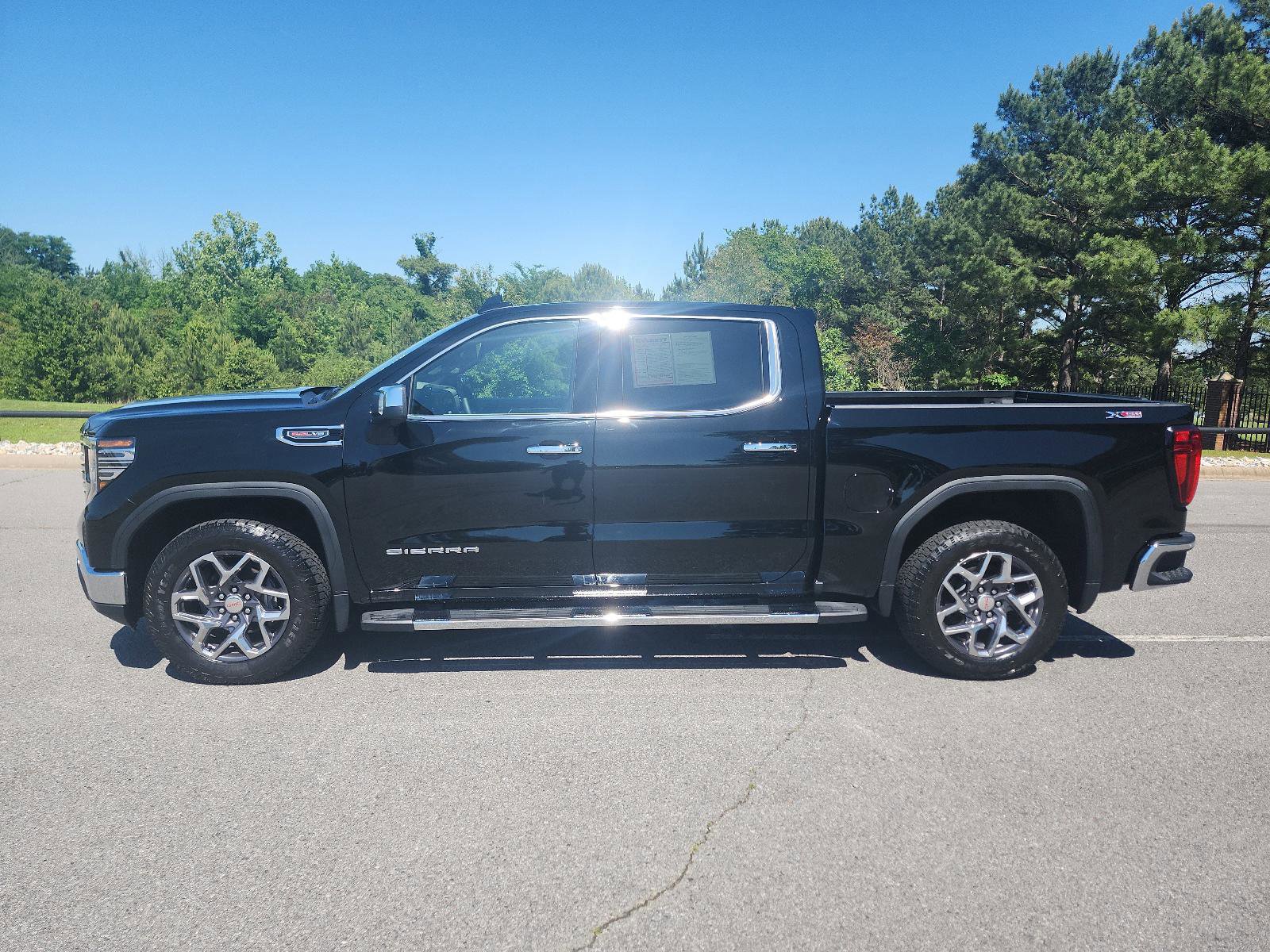 Certified 2025 GMC Sierra 1500 SLT w/ SLT Premium Plus Package AWD/4WD image 2