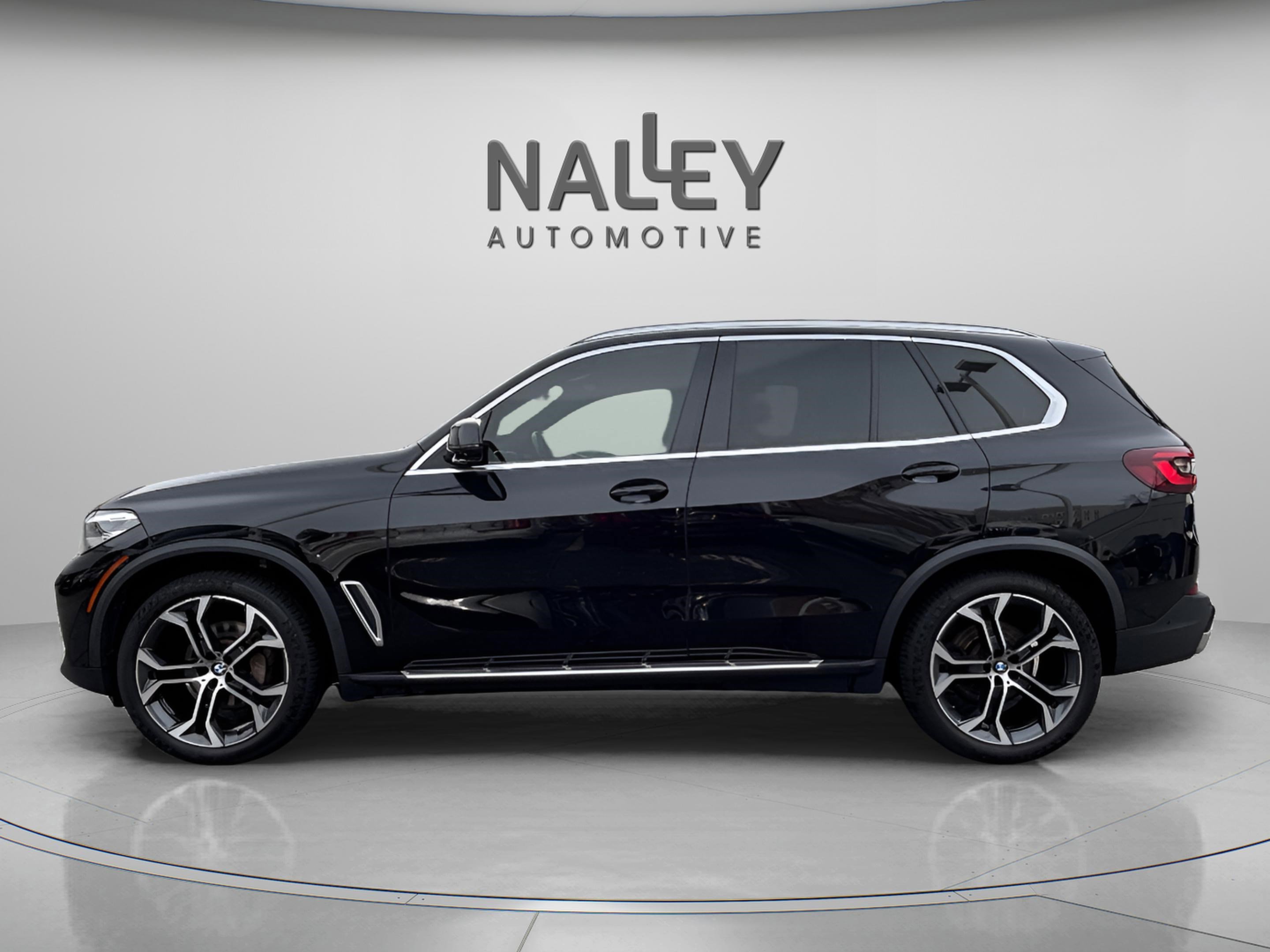 Used 2021 BMW X5 xDrive40i w/ Convenience Package image 2