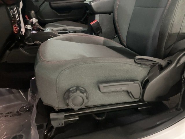 Used 2024 Jeep Wrangler Rubicon w/ Technology Group image 10