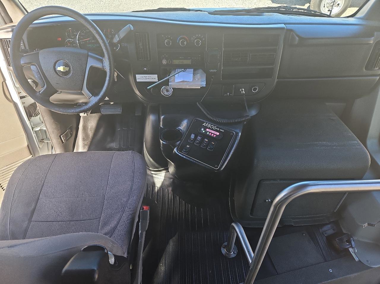 Used 2015 Chevrolet Express 4500 w/ Shuttle Bus Package RWD image 32