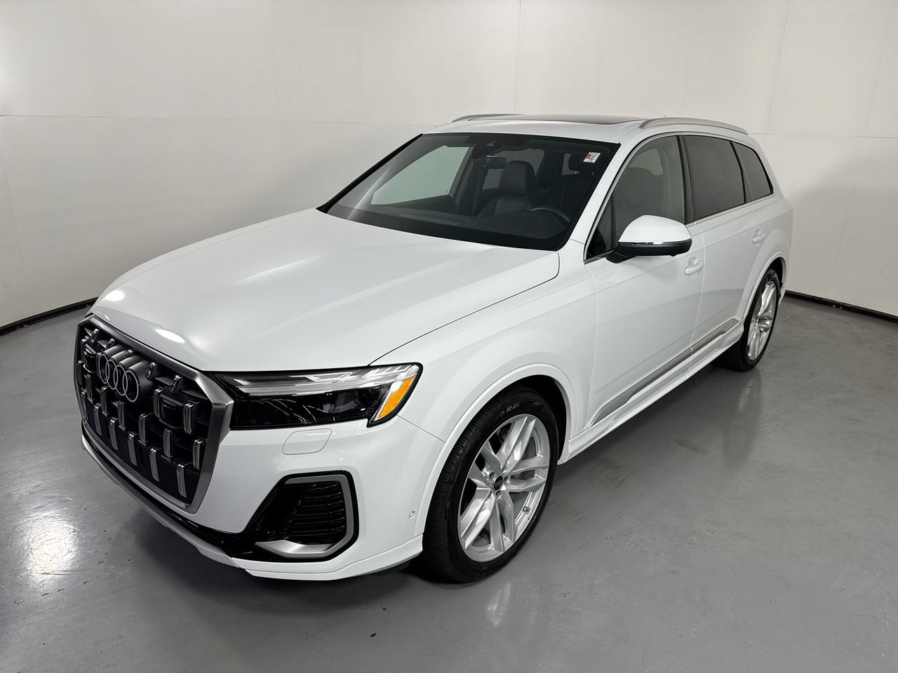 Used 2025 Audi Q7 3.0T Premium Plus w/ Premium Plus Package AWD/4WD image 31