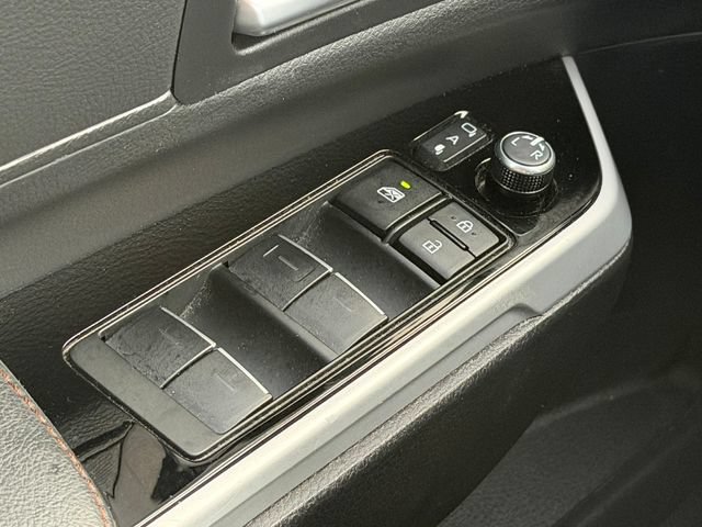 Certified 2025 Toyota Sienna Platinum AWD/4WD image 33