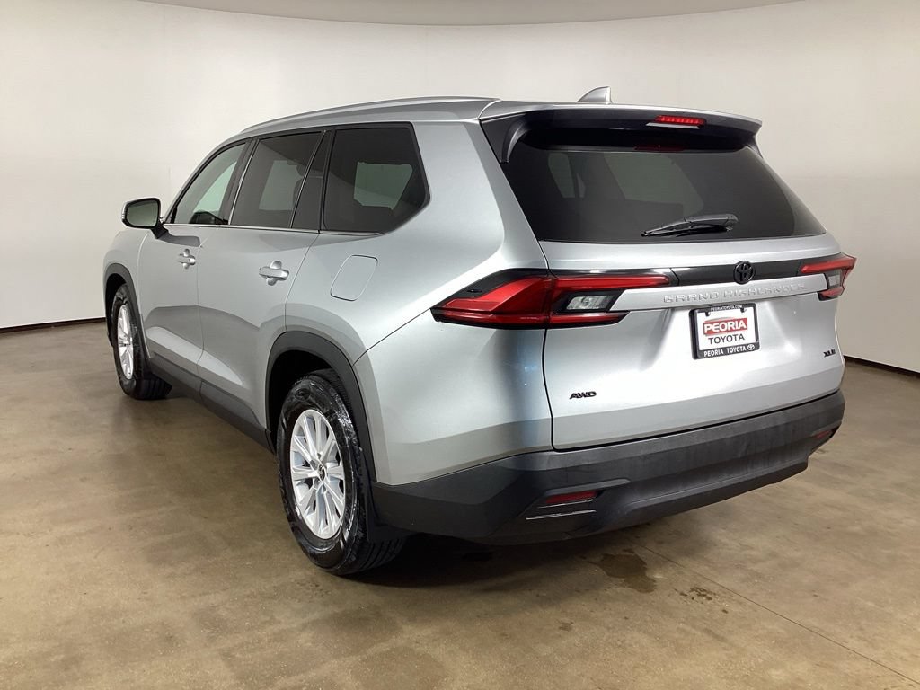 Used 2024 Toyota Grand Highlander AWD image 9