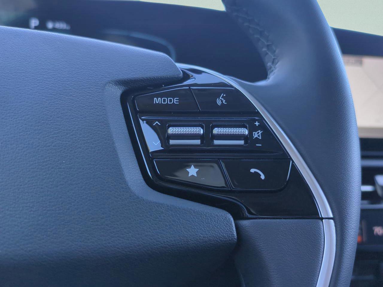 New 2025 Kia Niro EX Touring image 27