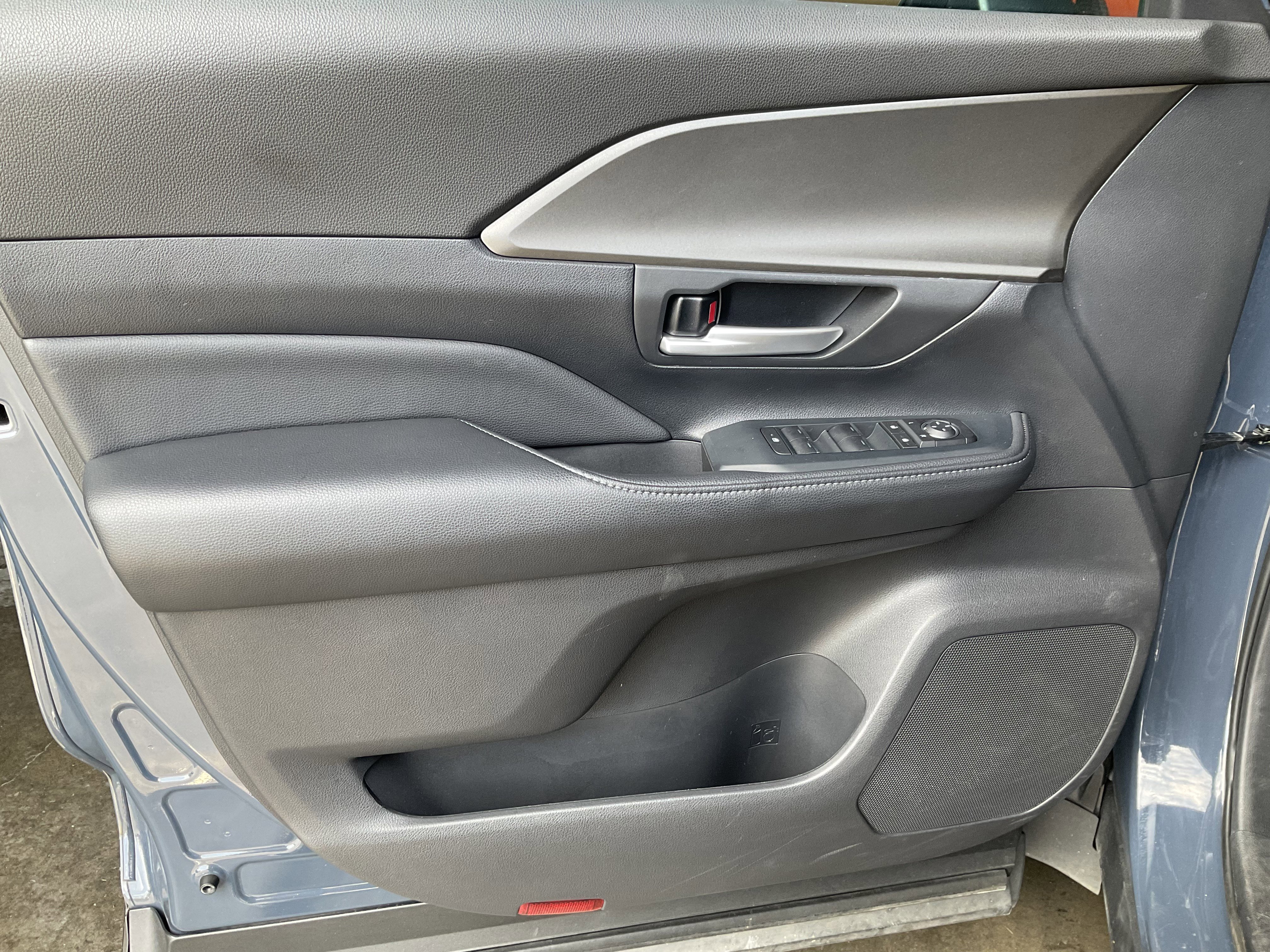 Used 2024 Toyota Grand Highlander XLE image 28