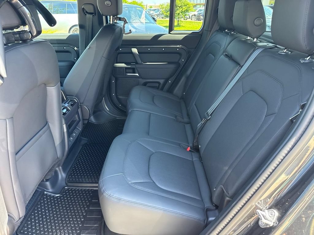 Certified 2025 Land Rover Defender 110 S AWD/4WD image 8
