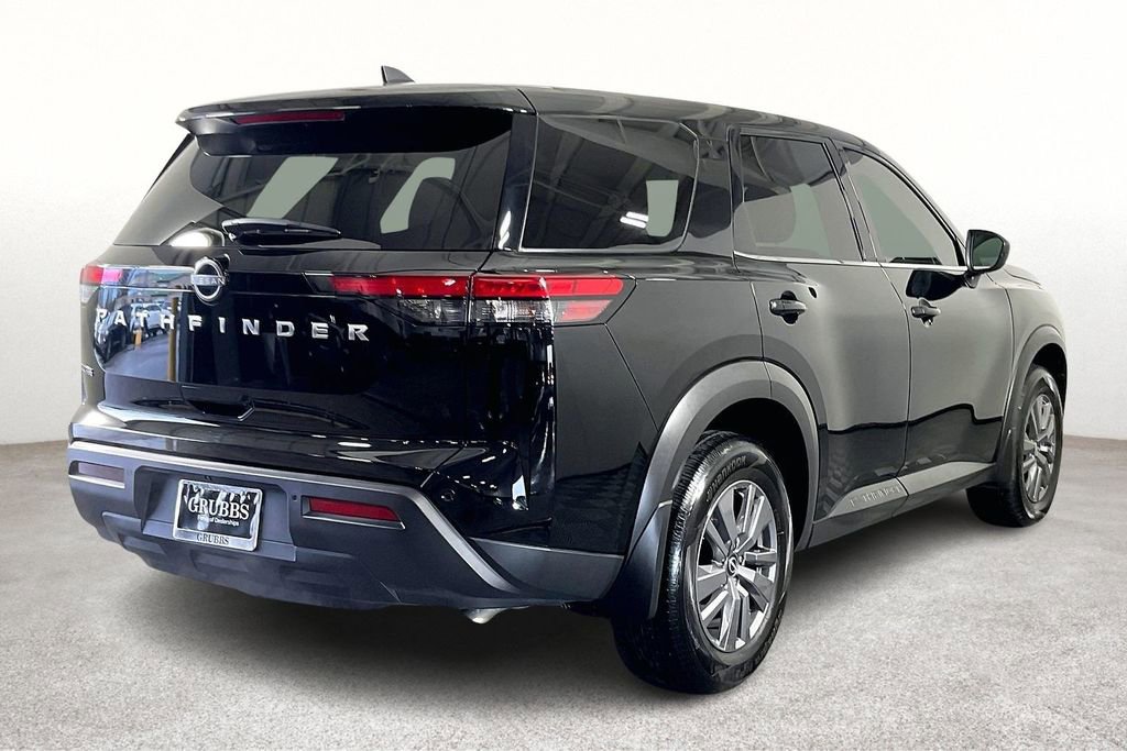 Certified 2025 Nissan Pathfinder S image 2