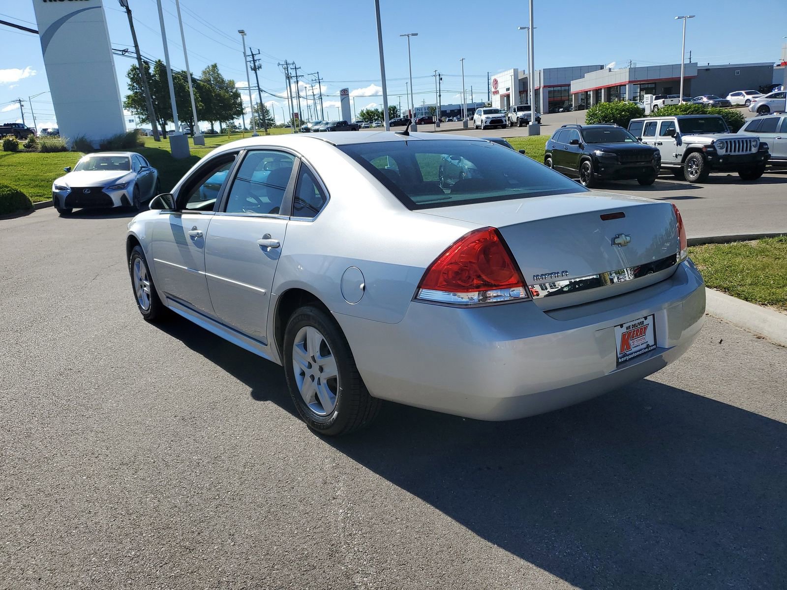 Used 2010 Chevrolet Impala LS FWD image 3