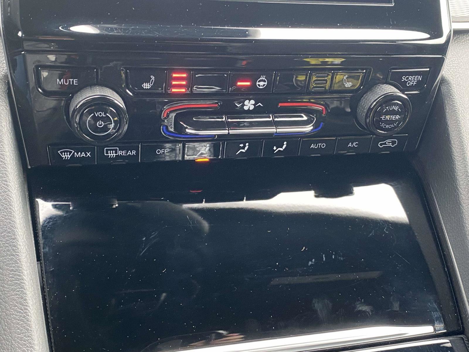 Certified 2024 Jeep Grand Cherokee Altitude image 11