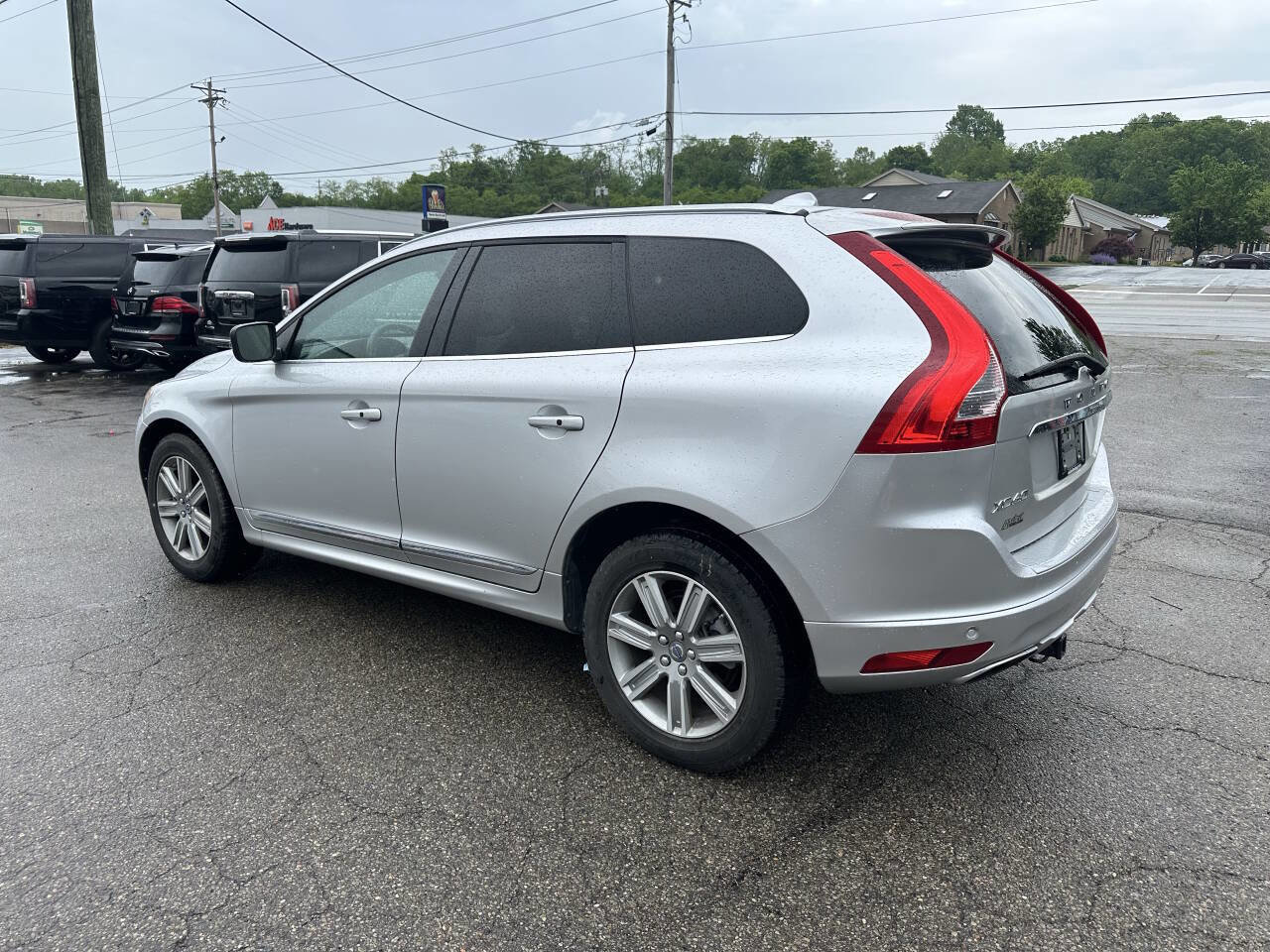 Used 2017 Volvo XC60 T5 Inscription w/ Preferred Option Package image 11