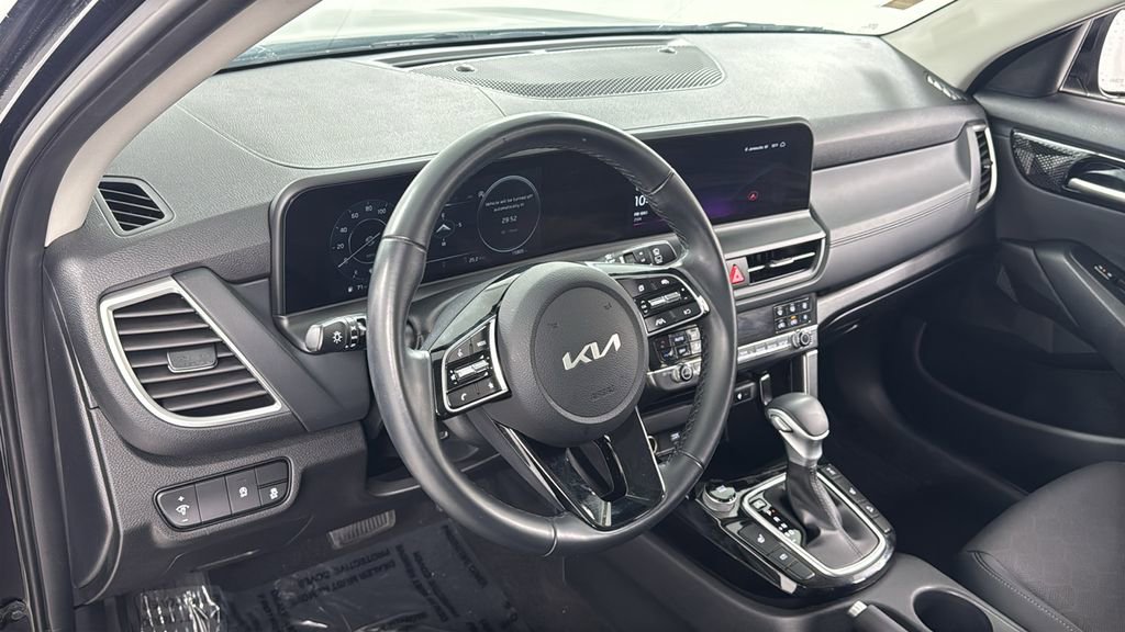 Used 2024 Kia Seltos EX image 35