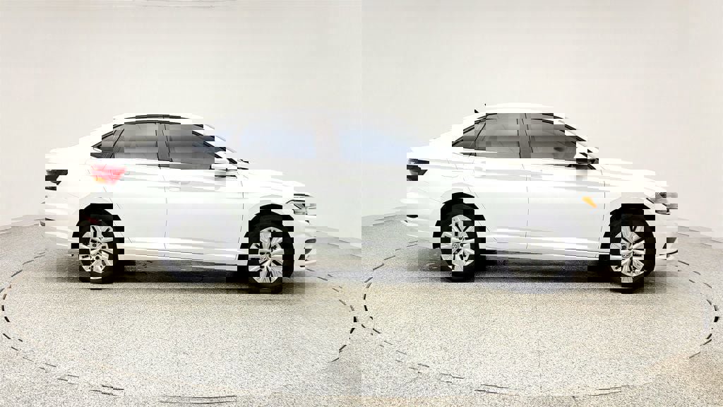 Used 2019 Volkswagen Jetta S w/ Driver Assistance Package FWD image 4