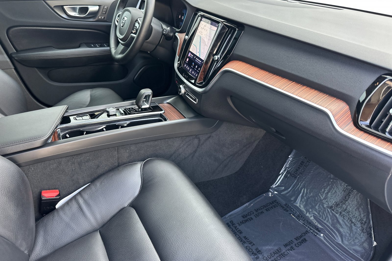 Certified 2025 Volvo V60 B5 Cross Country Plus image 17