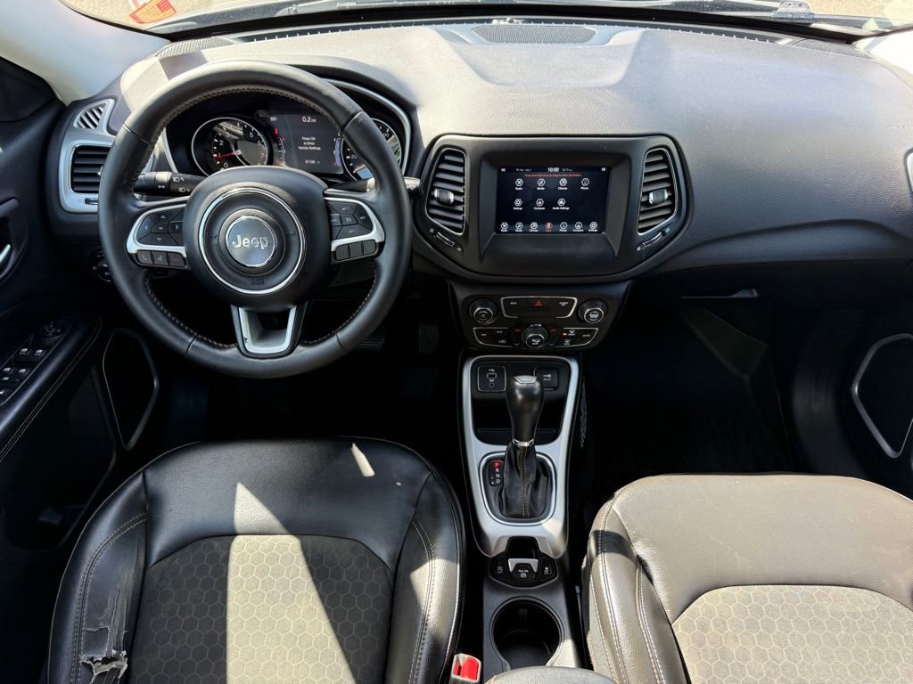 Used 2018 Jeep Compass Latitude w/ Popular Equipment Group FWD image 19