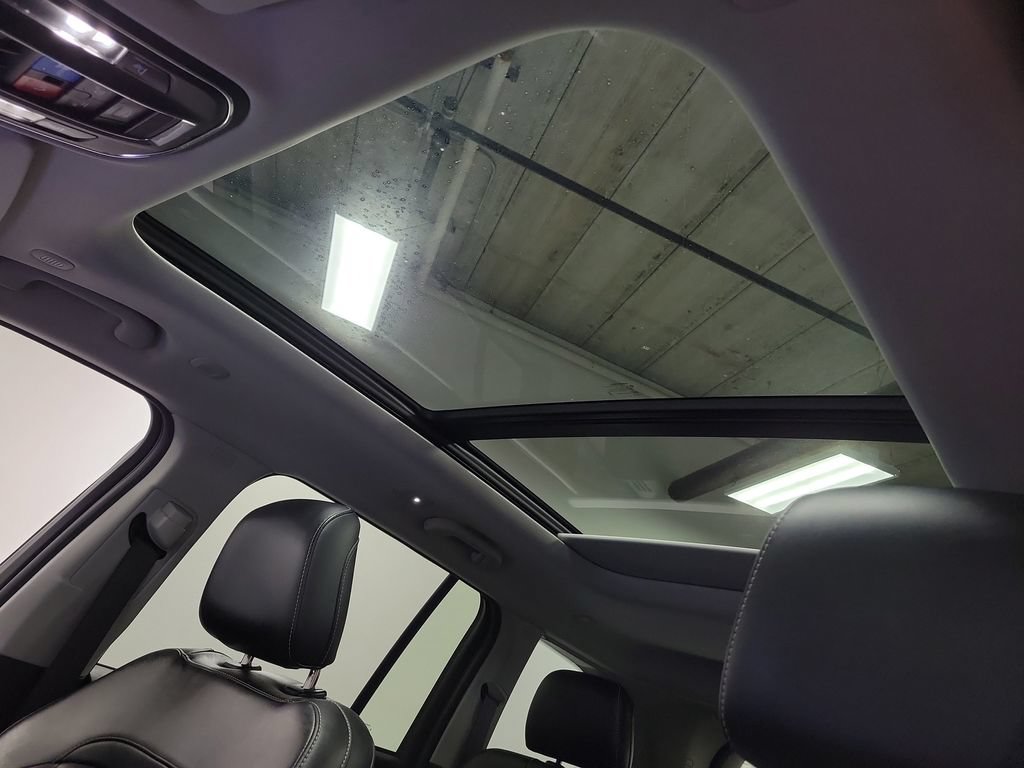 Used 2023 Jeep Grand Cherokee Limited AWD/4WD image 14
