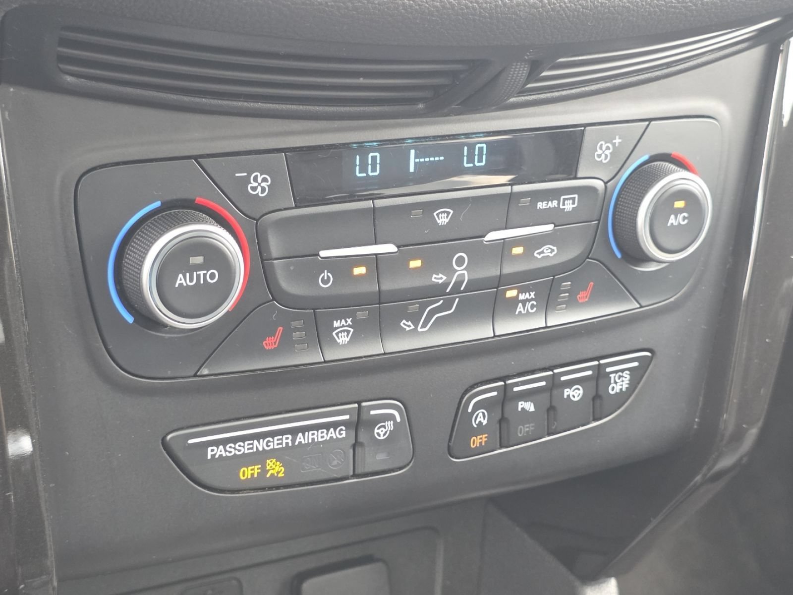 Used 2019 Ford Escape Titanium AWD/4WD image 5