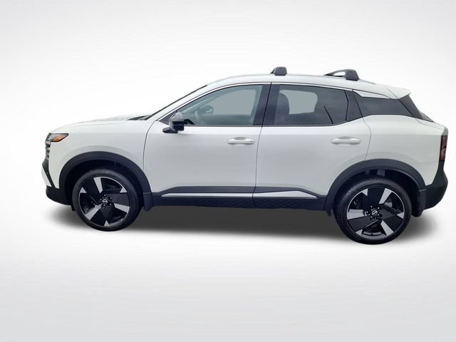 Used 2026 Nissan Kicks SR w/ SR Premium Package FWD image 2