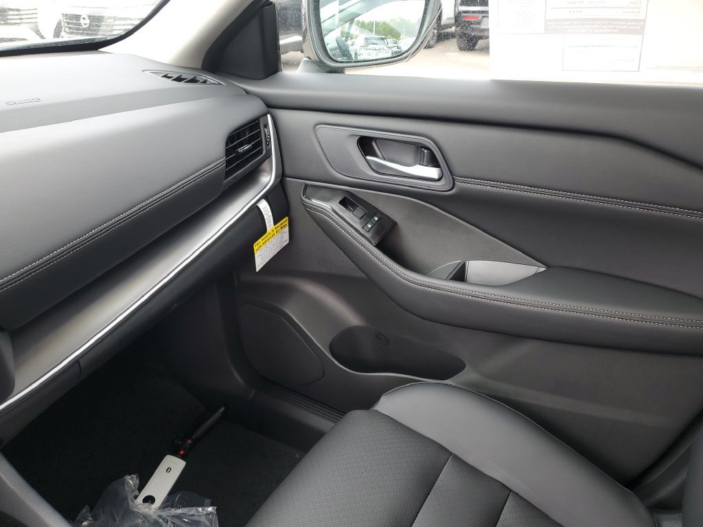 New 2026 Nissan Rogue Dark Armor FWD image 36