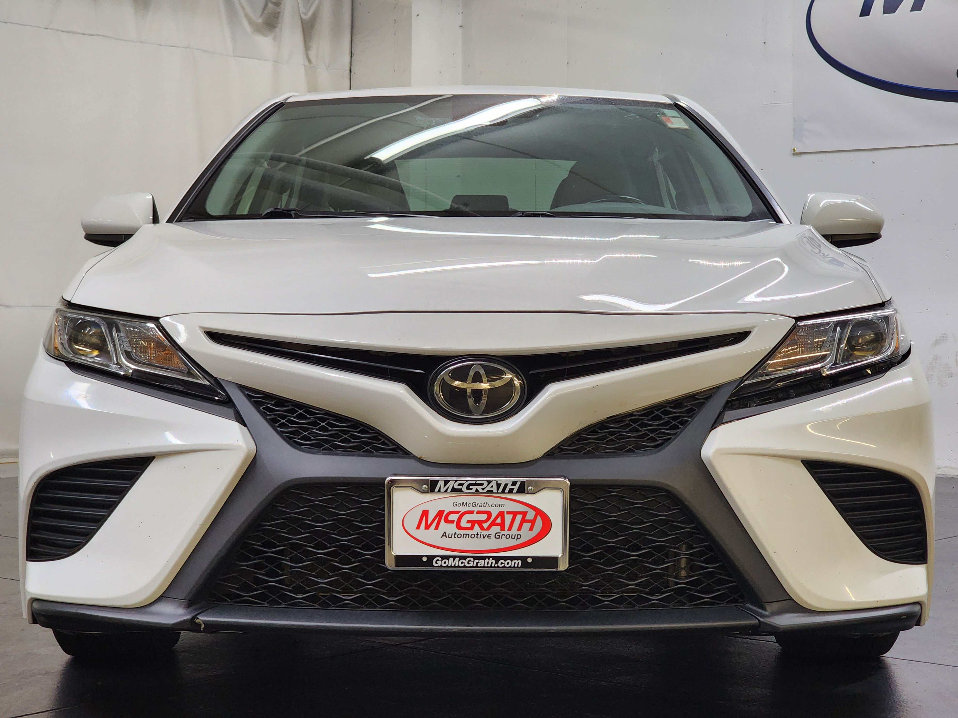 Used 2019 Toyota Camry SE FWD image 8