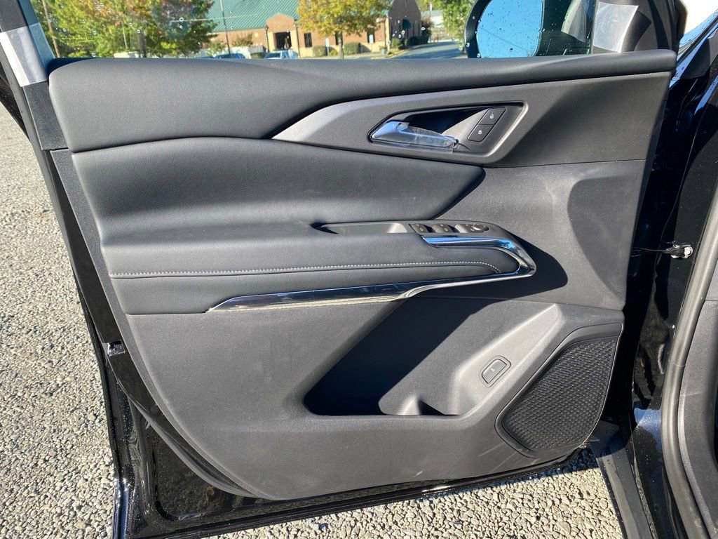 New 2026 Chevrolet Traverse LT w/ Midnight/Sport Edition image 9