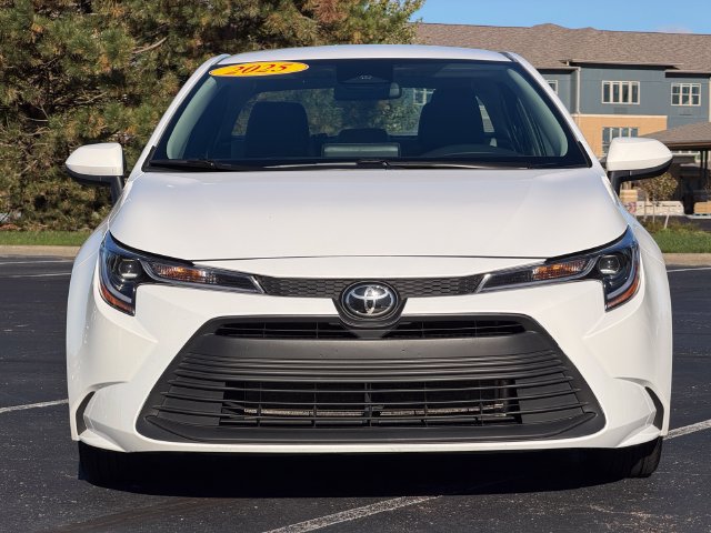 Certified 2025 Toyota Corolla LE FWD image 9