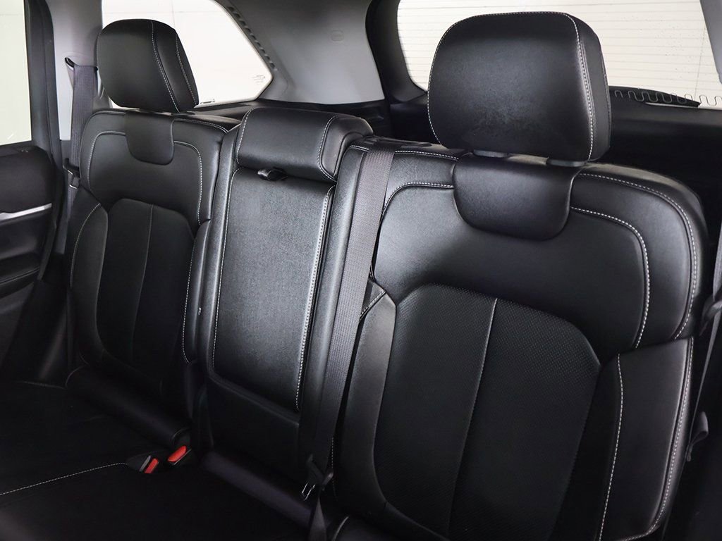 Used 2023 Jeep Grand Cherokee Limited w/ Luxury Tech Group II image 34