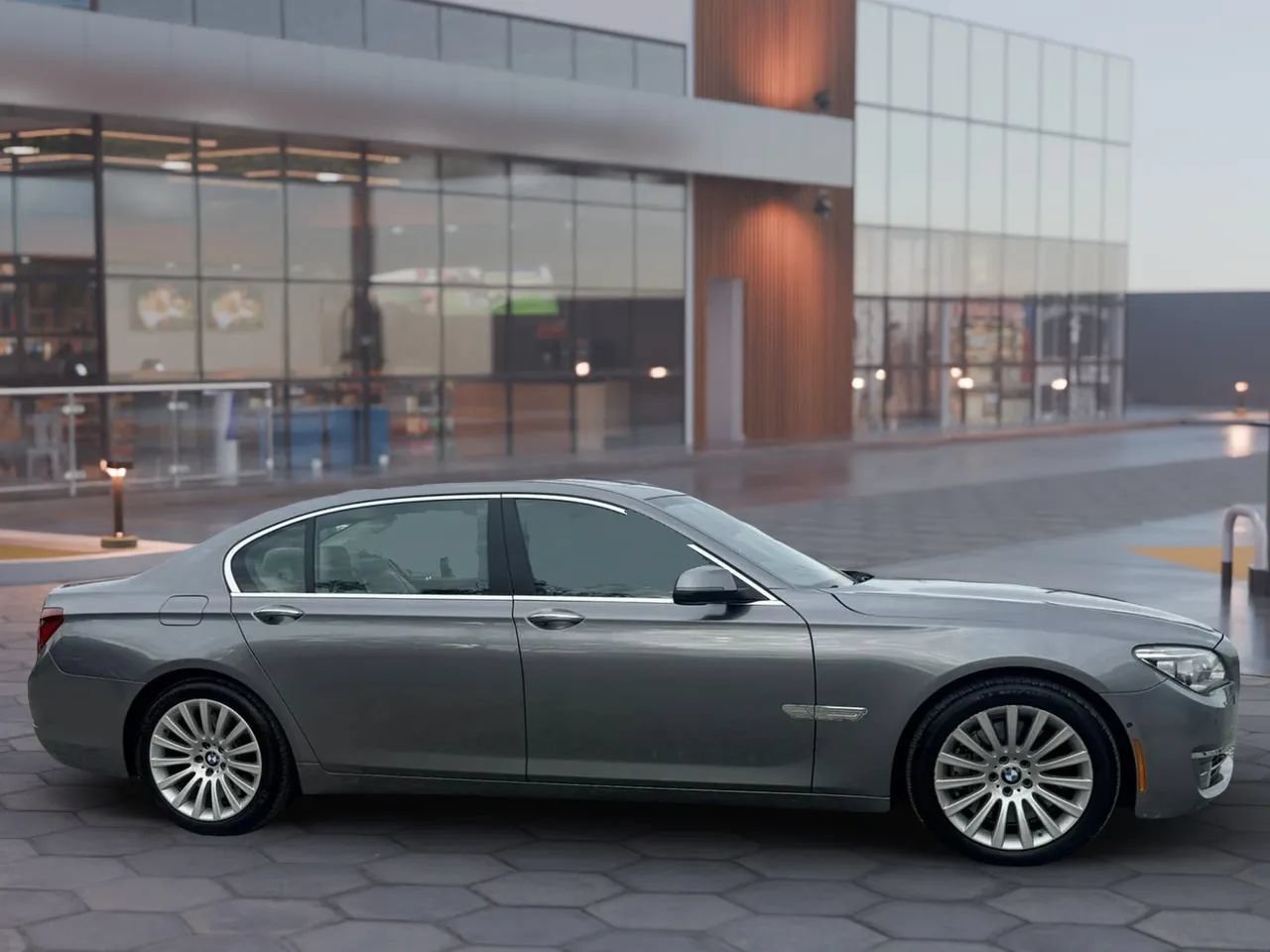 Used 2013 BMW 750Li RWD image 14