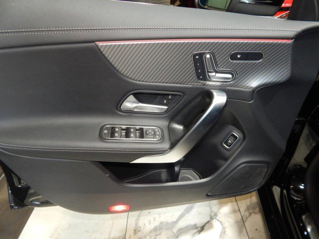 Used 2025 Mercedes-Benz CLA 250 4MATIC image 12