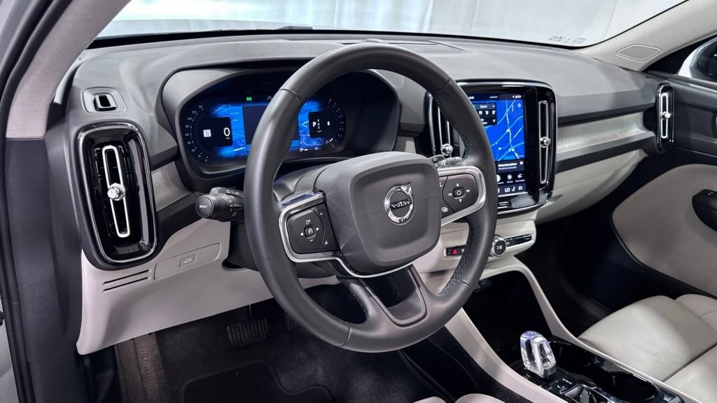 Certified 2026 Volvo XC40 B5 Plus AWD/4WD image 10